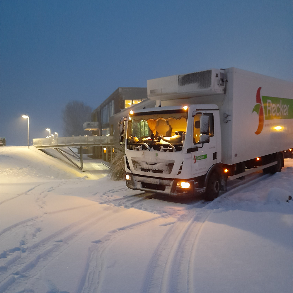 LKW im Schnee